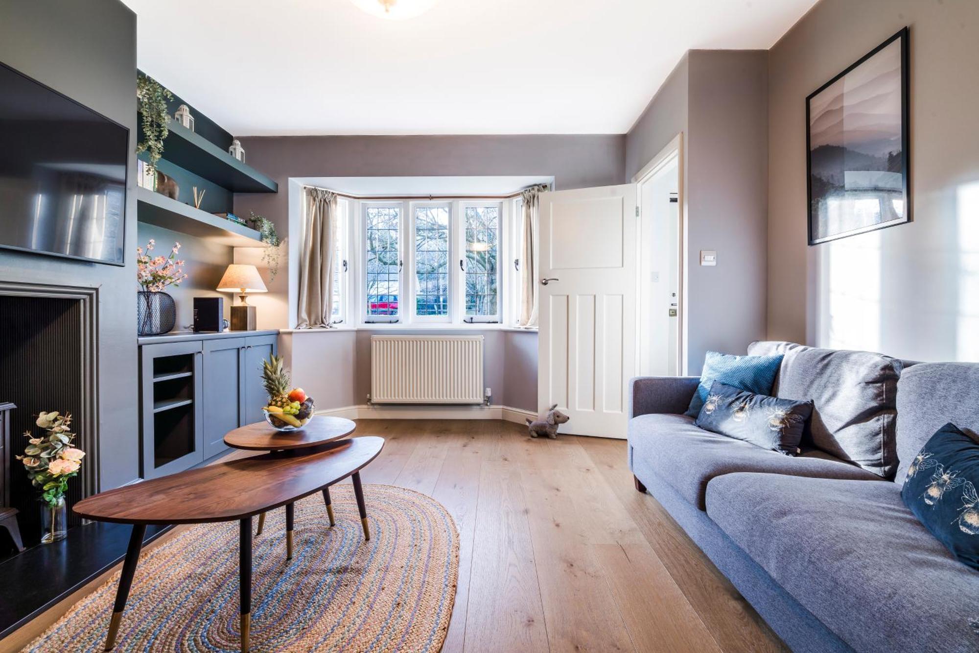 Cozy 3 Bedroom Terrace Cottage In Epsom Exterior photo